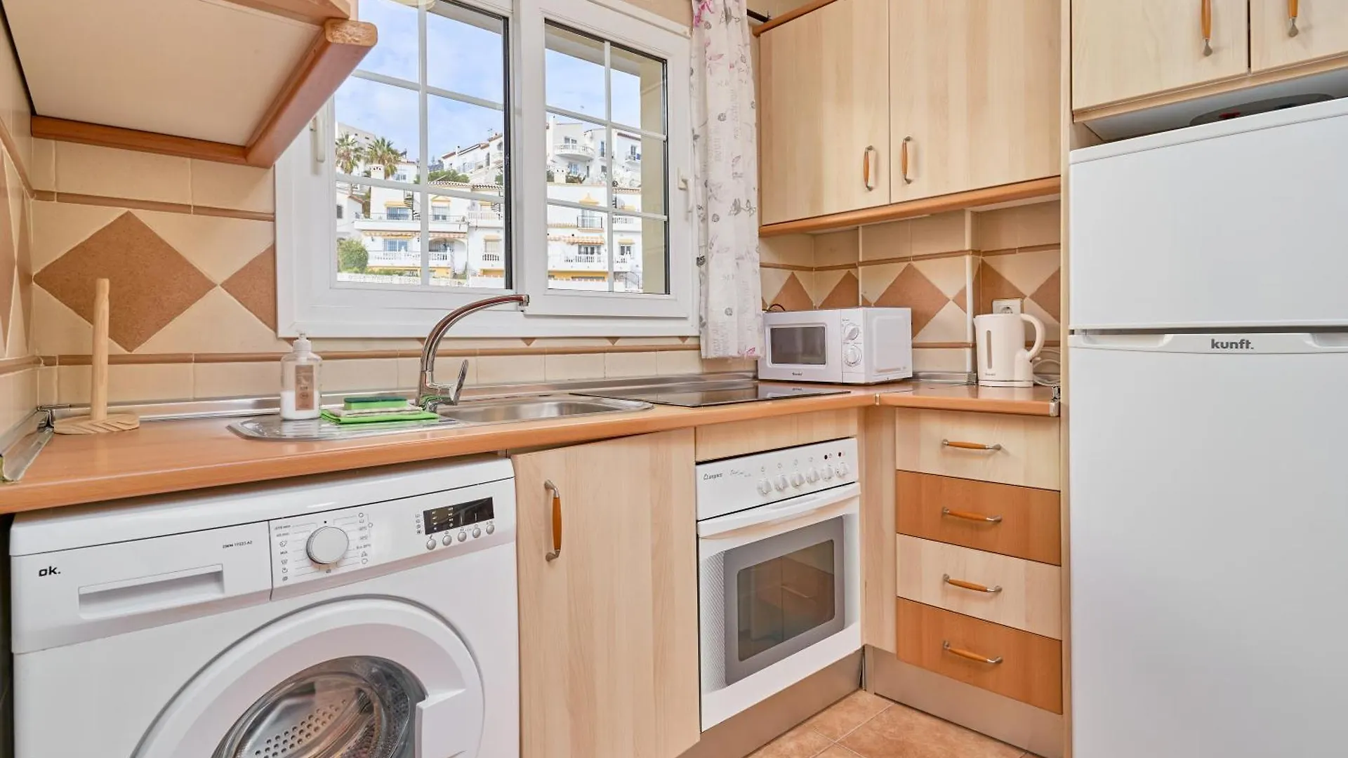 Apartment Burriana Beach Apt Nerja